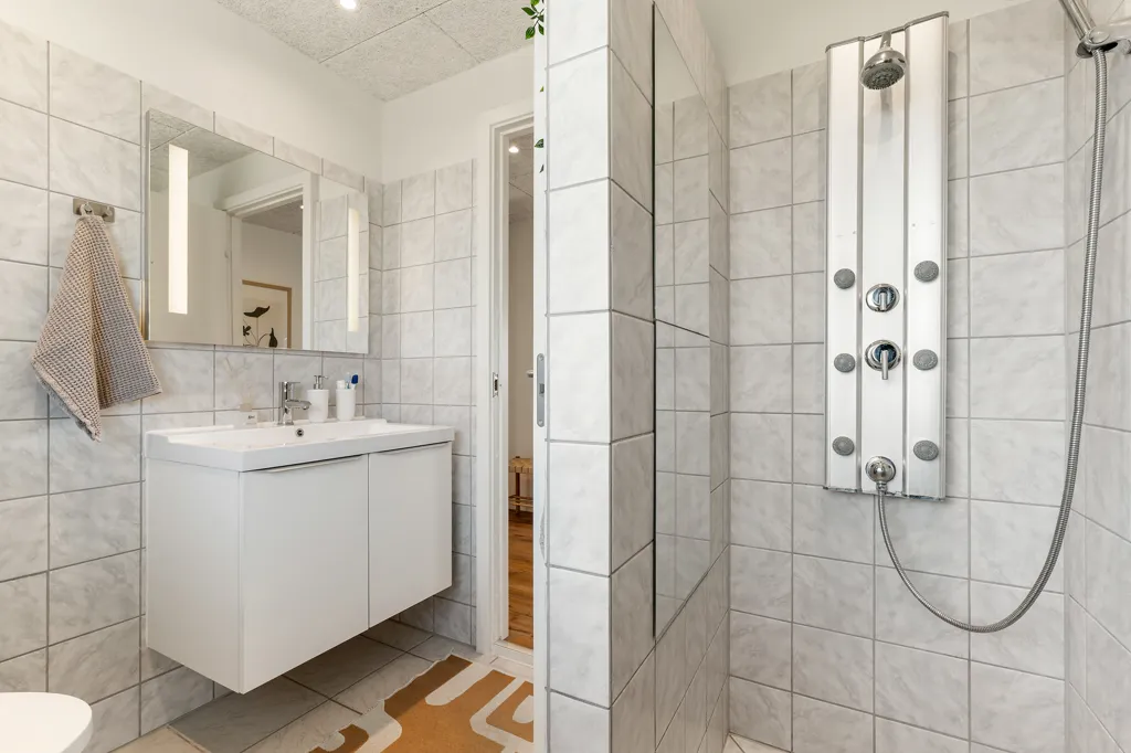 Salles de bain - Maison 5 pièces à Langå