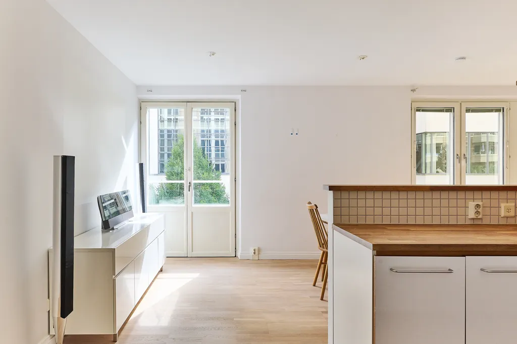 Köök - Spacious 4-Bedroom Flat with Corner Location in Södermalm