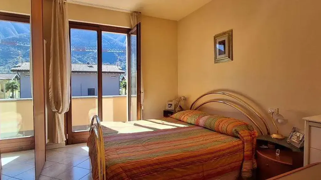 Chambres - Villa with Private Garden in Porlezza
