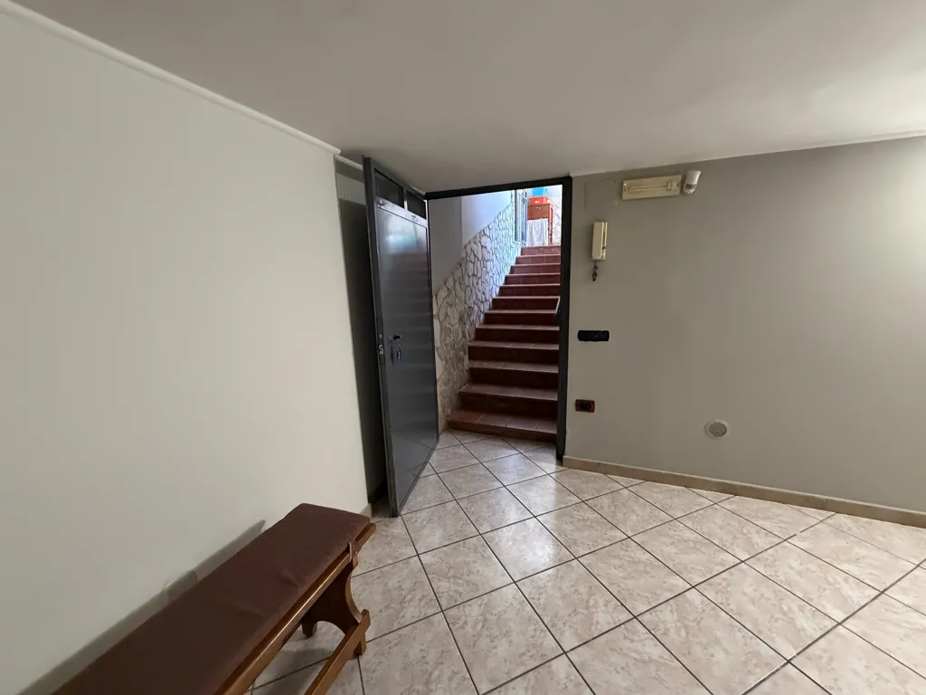 Esik - Apartment with Terrace in Casoria Centre