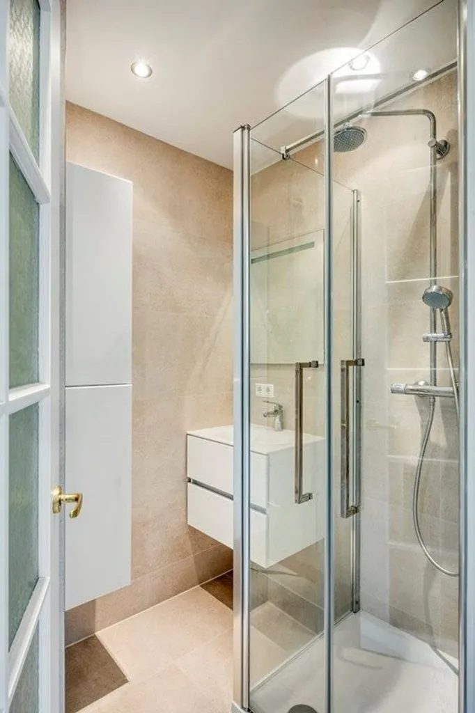 Vannitoad - Bright Two-Bedroom Portiekflat in Benoordenhout