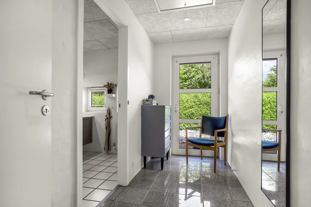 hallway_entrance