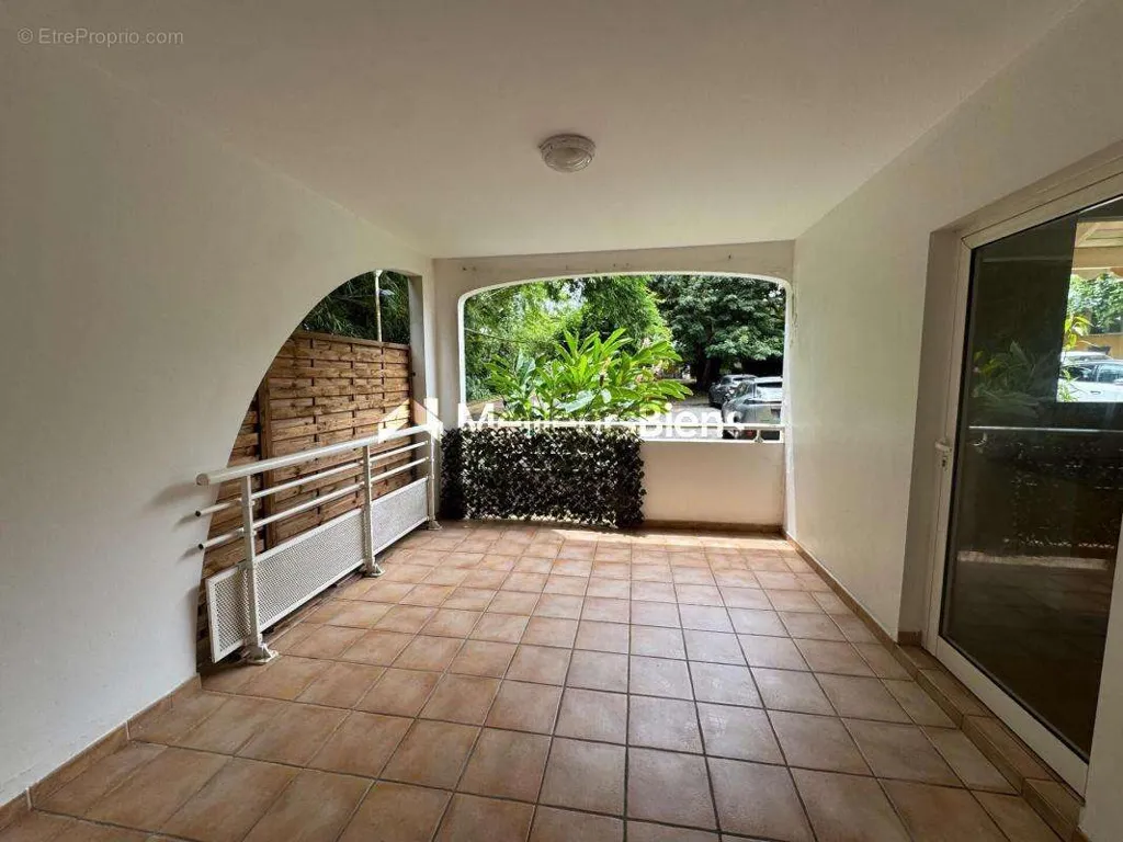 Terrass - Secure Apartment with Terrace in Baie-Mahault