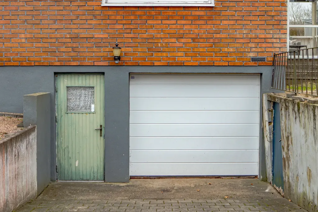 Garage - Charmful Brick Villa with Scenic View in Halland