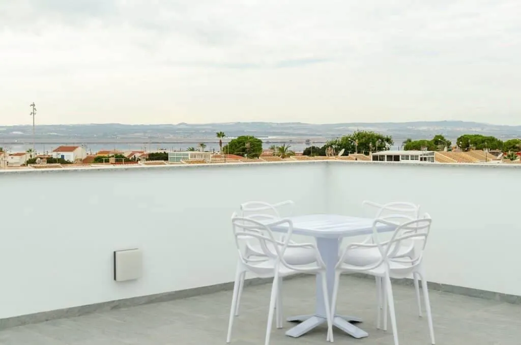Terrasse - Contemporary Villa with Pool in Torrevieja