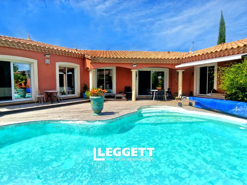 Piscine - Villa avec Piscine Chauffée et Spa à Espondeilhan