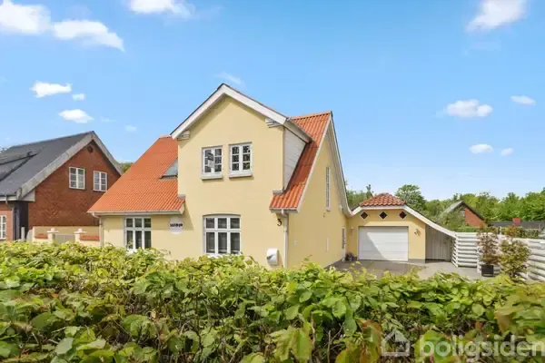 Välivaade - Villa with Sea View in Lindholm