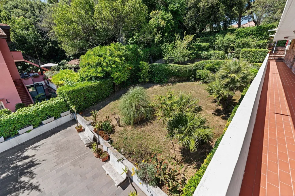 Giardino - Villa fronte mare con terrazze a Castiglioncello