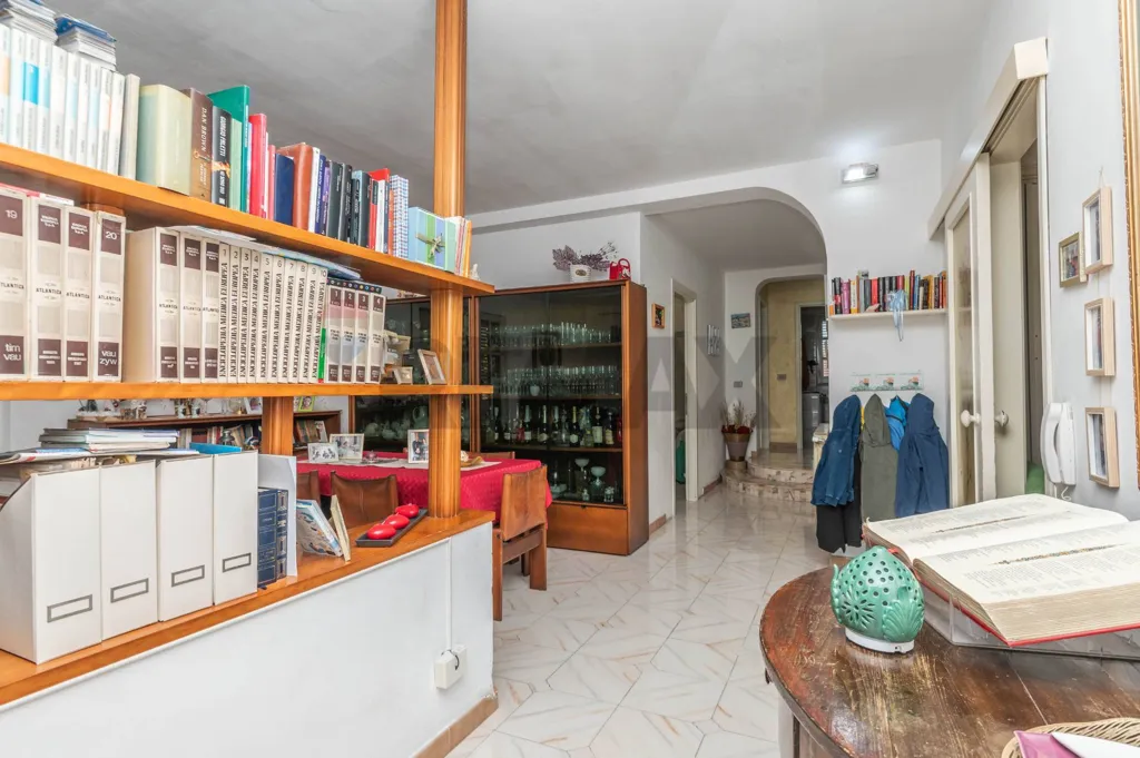 Bureau - Villa with Veranda in Pachino