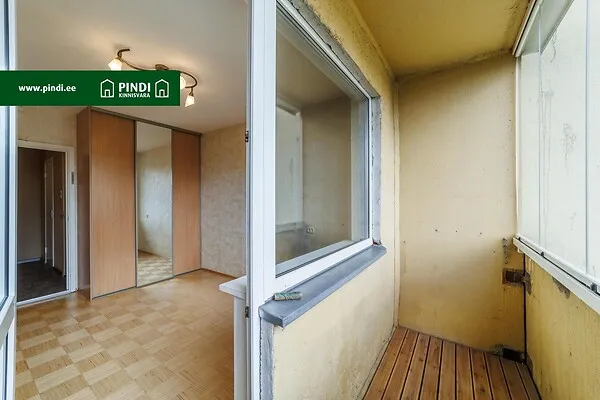 Balcon - 3-Bedroom Flat with Central Heating in Lasnamäe, Tallinn