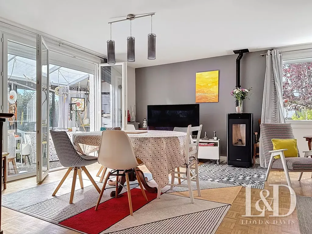 Dining Room - Renovated House with Garden in Royan
