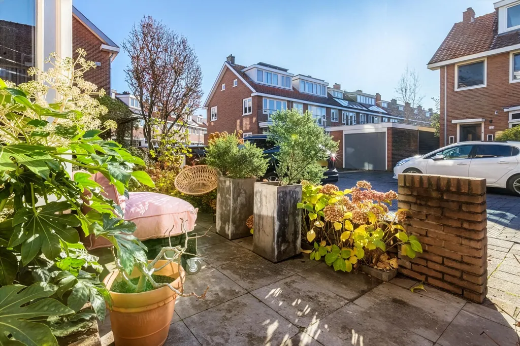 Terrass - 1930s Semi-detached House with Garden in Haarlem
