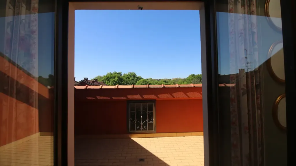 Balcone - Semi-detached Villa with Private Garden in San Fermo