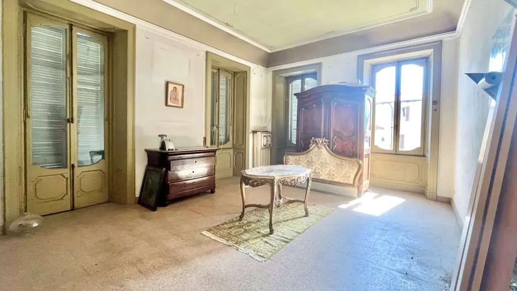 Bedrooms - Historic Villa with Private Garden in Intra