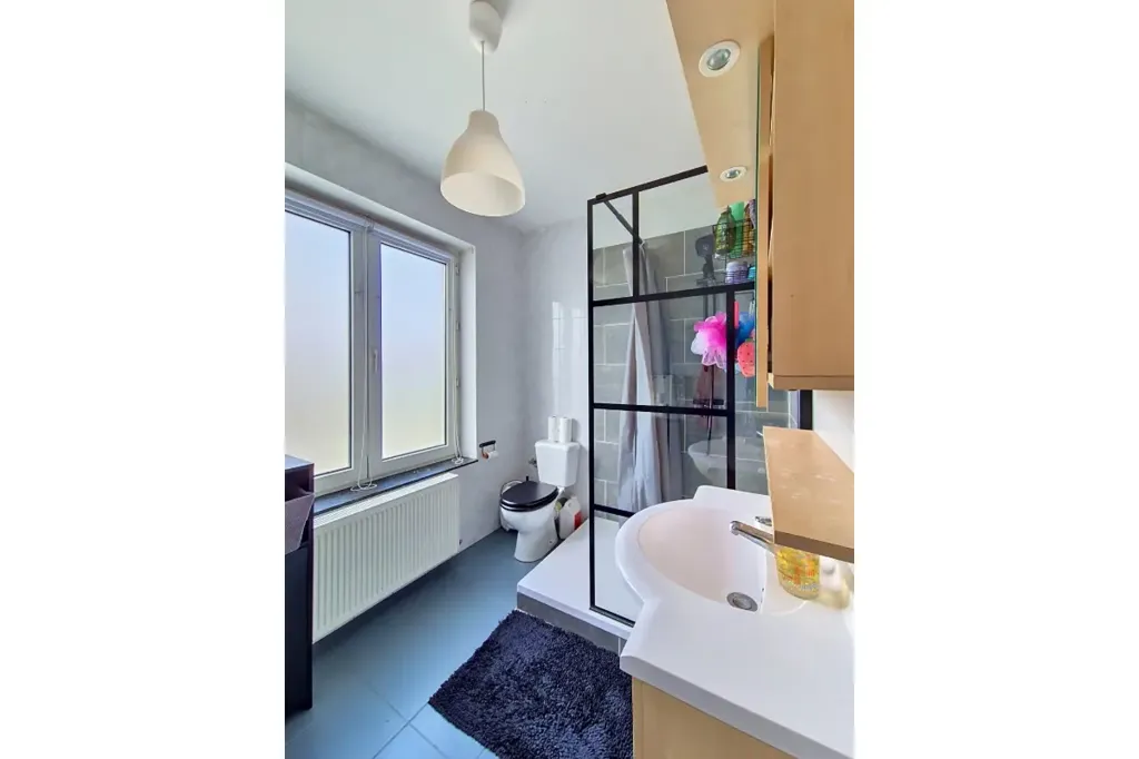 Salles de bain - Maison 4 Façades avec 2 Logements à Orp-Jauche