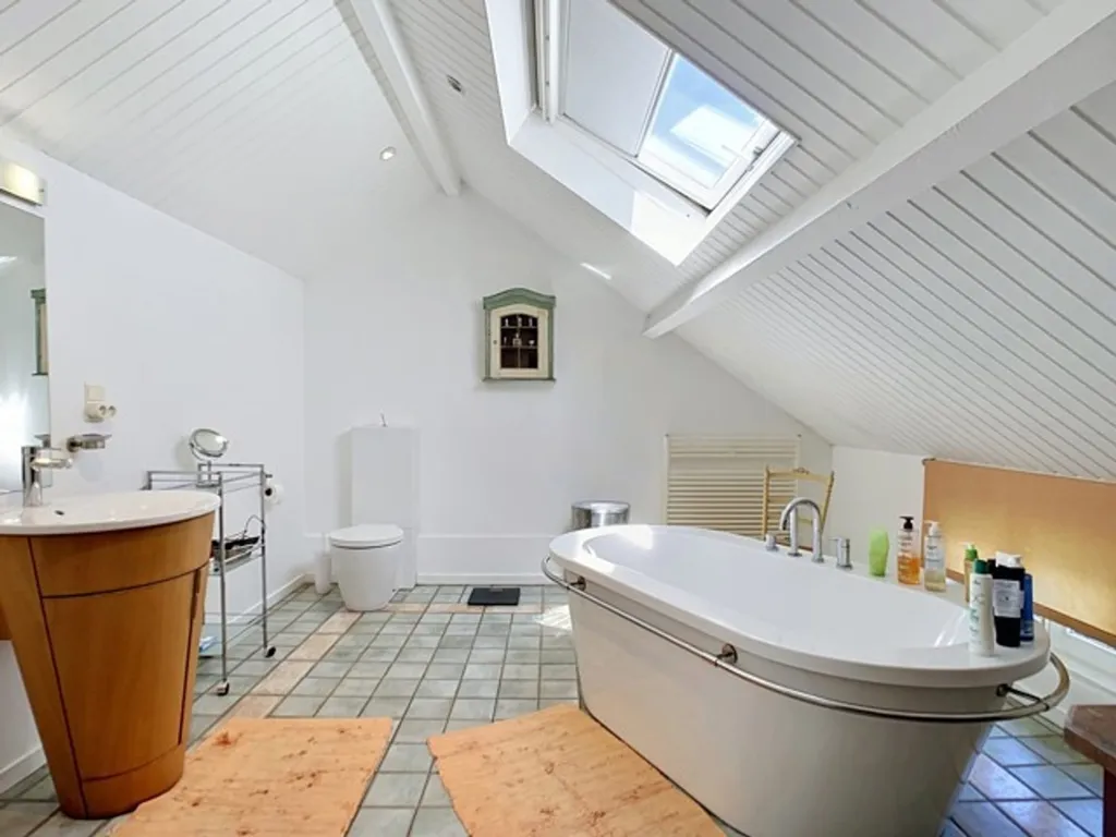 Vannitoad - Fully Renovated House with Courtyard in Sprimont