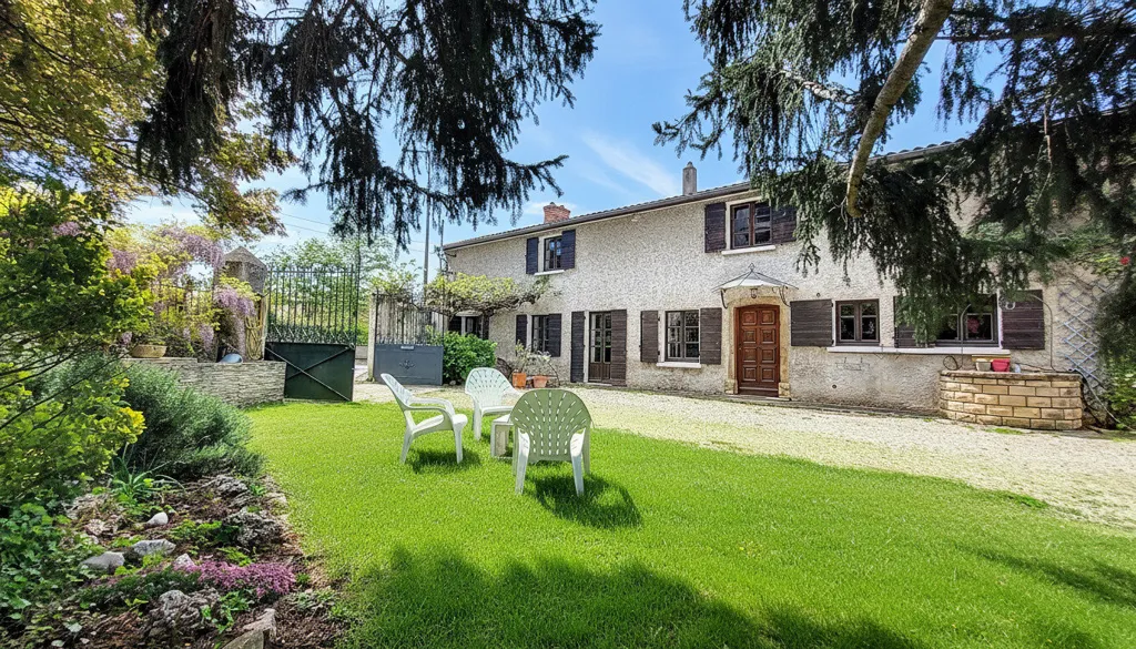 Garden - Charming House with Garden in St Priest