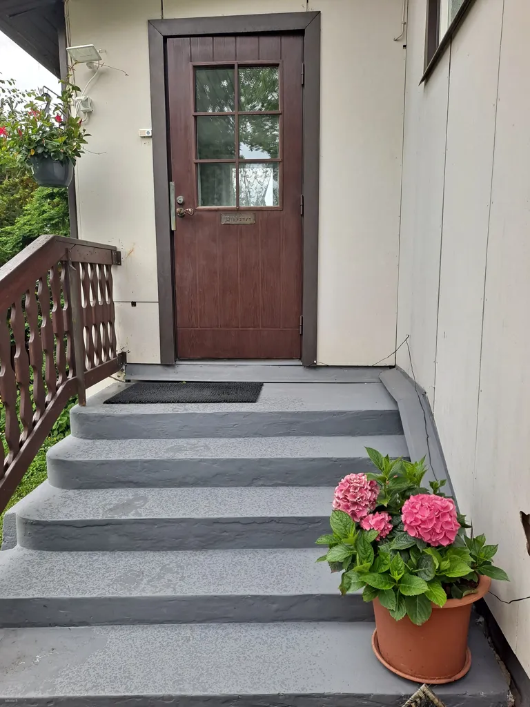 Pièces - Detached House with Balcony in Popular Area