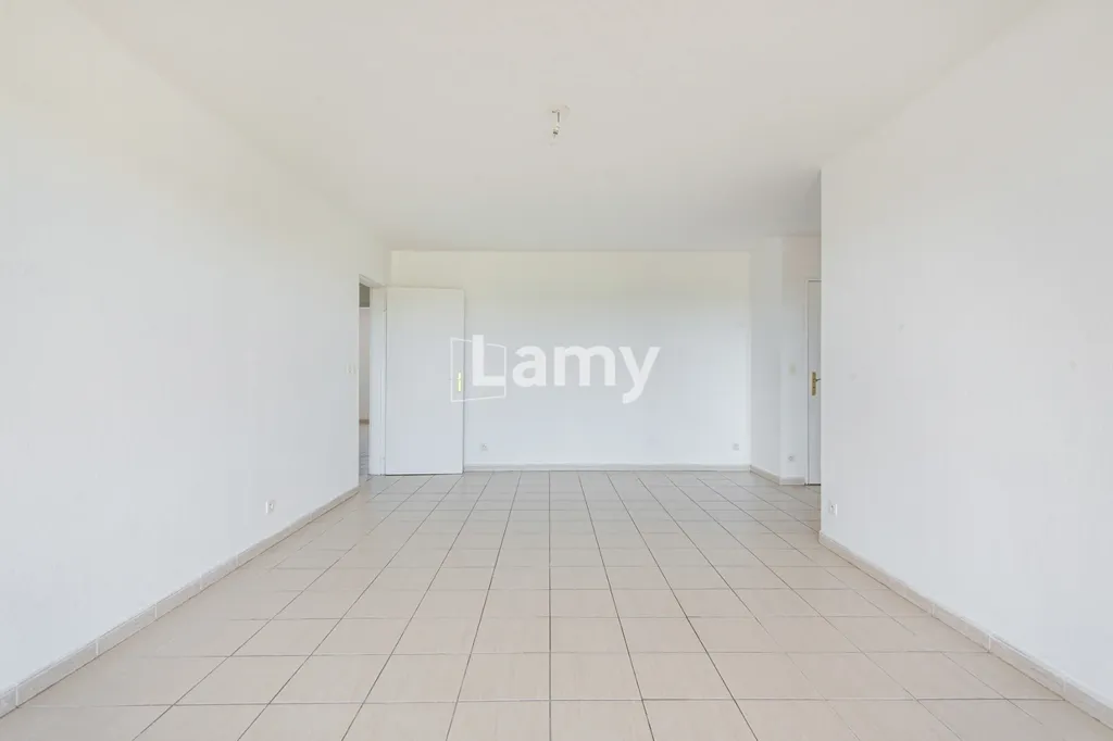 Pièces - Appartement de Type 4 avec Terrasse à Aix-en-Provence