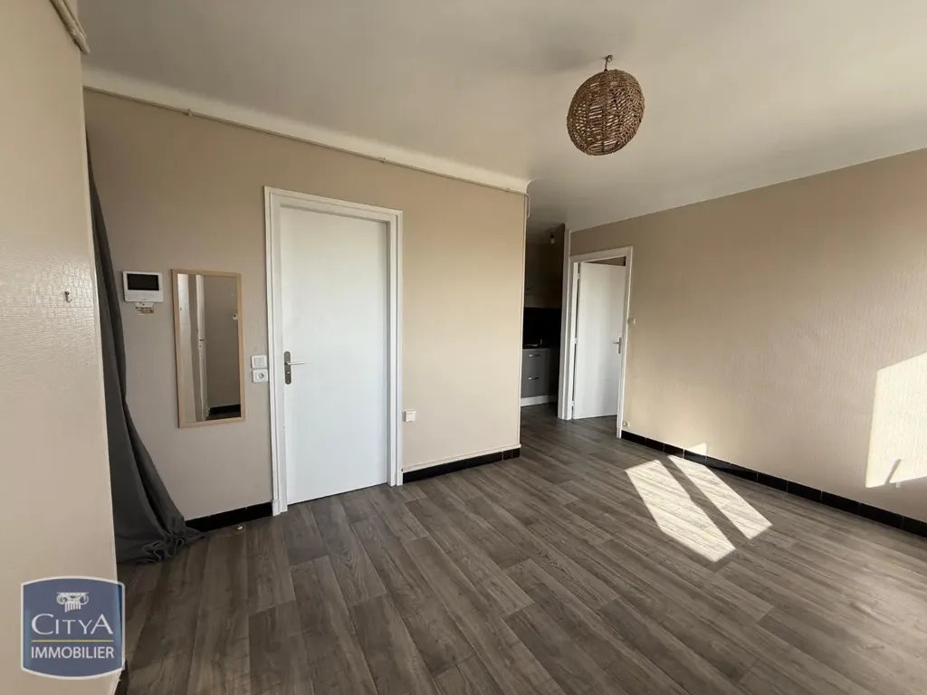 Pièces - Appartement T2 avec Garage à Arras