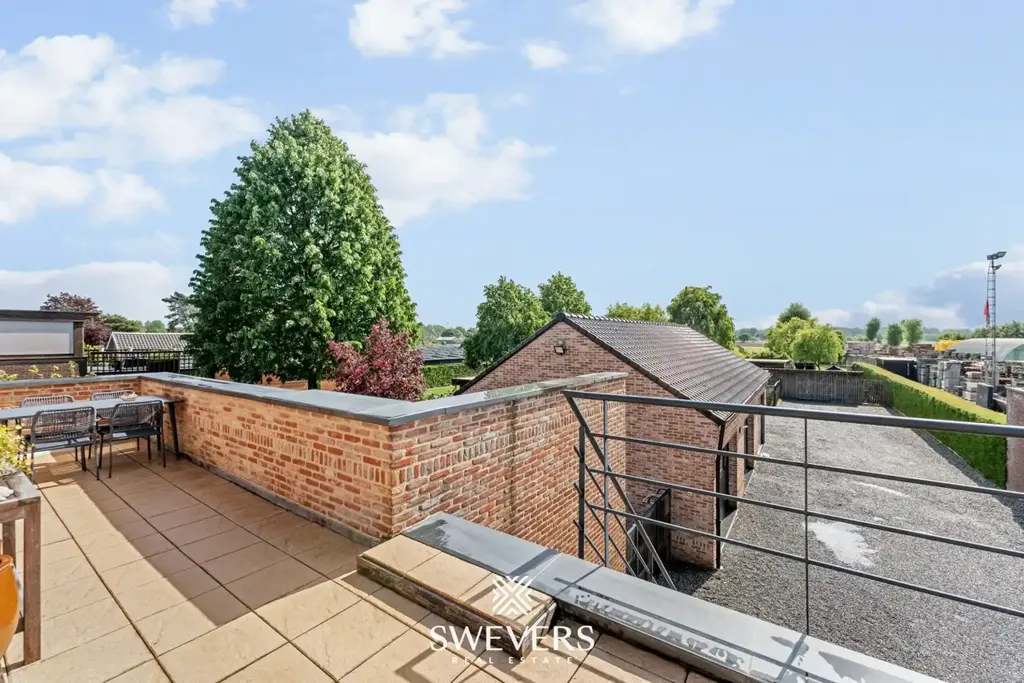 Terrasse - Maison à Deux Unités avec Terrasse à Diepenbeek