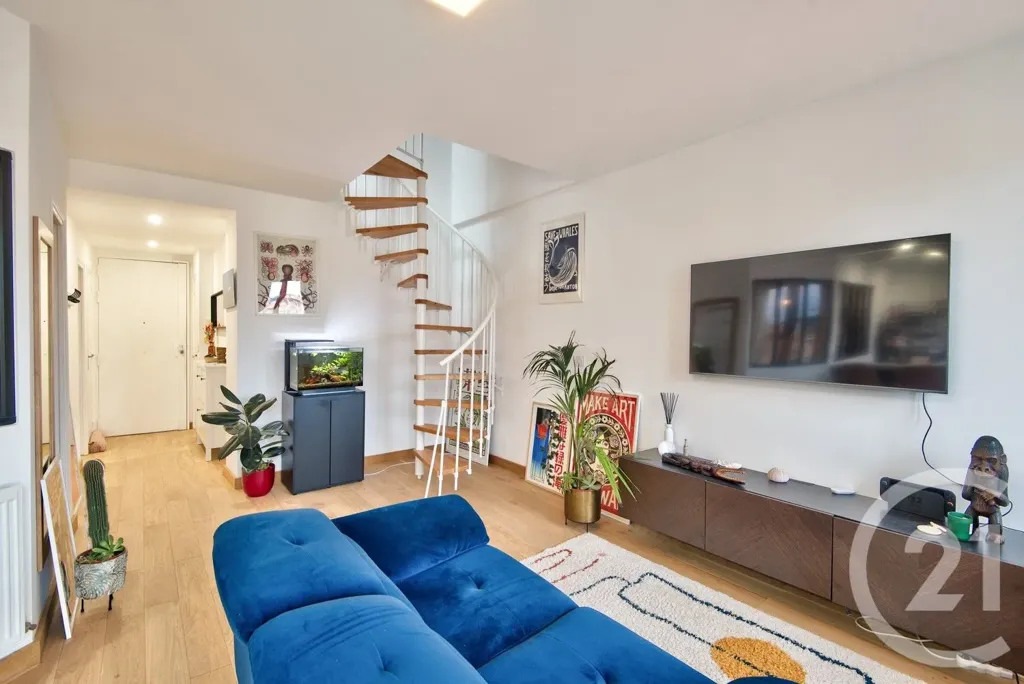 Séjour - Duplex avec Balcon Vue Dégagée à Nice