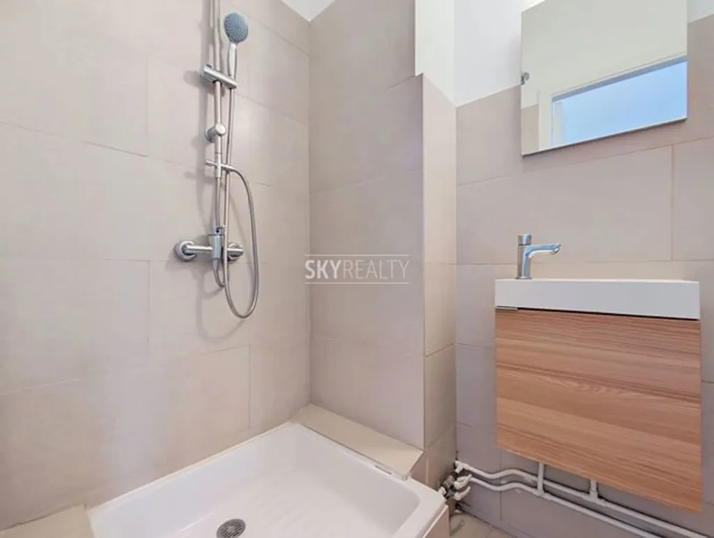 Salles de bain - Penthouse 3 Façades avec Cave et Garage derrière le Bois de la Cambre