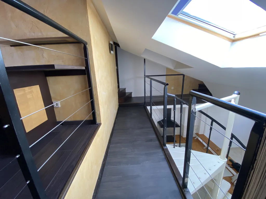 Pièces - Duplex avec Terrasse dans le Calme à La Seyne-sur-Mer
