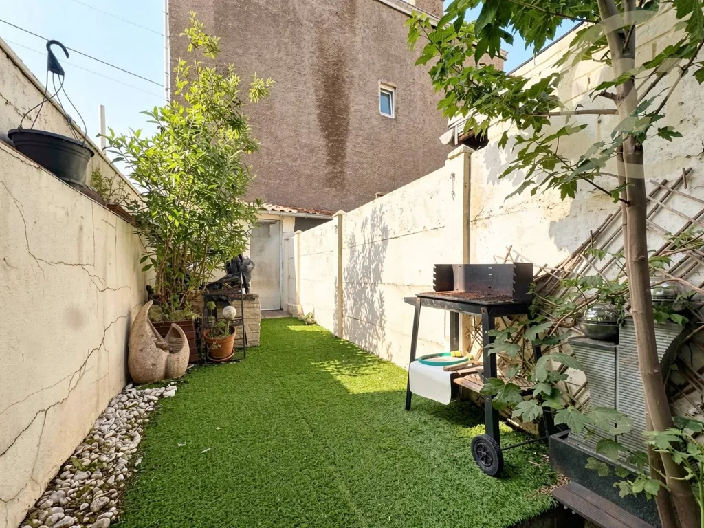 Aed - Two-Fronted House with Terrace in Tamines