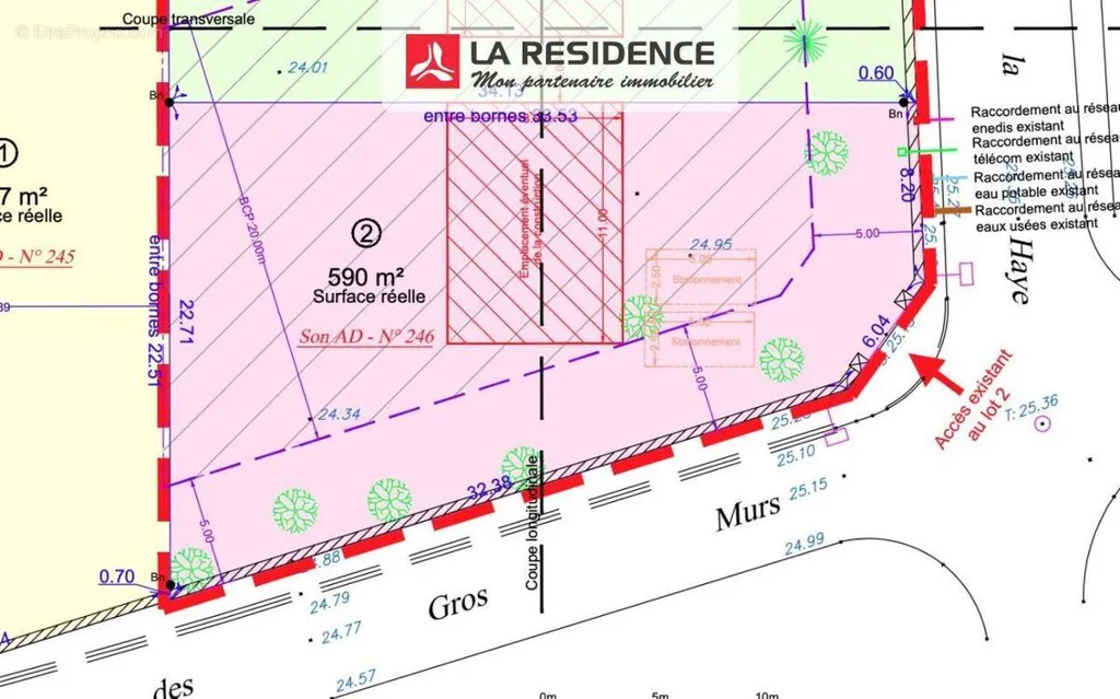 Plaan - Large Plot with Commuter Access in Les Mureaux