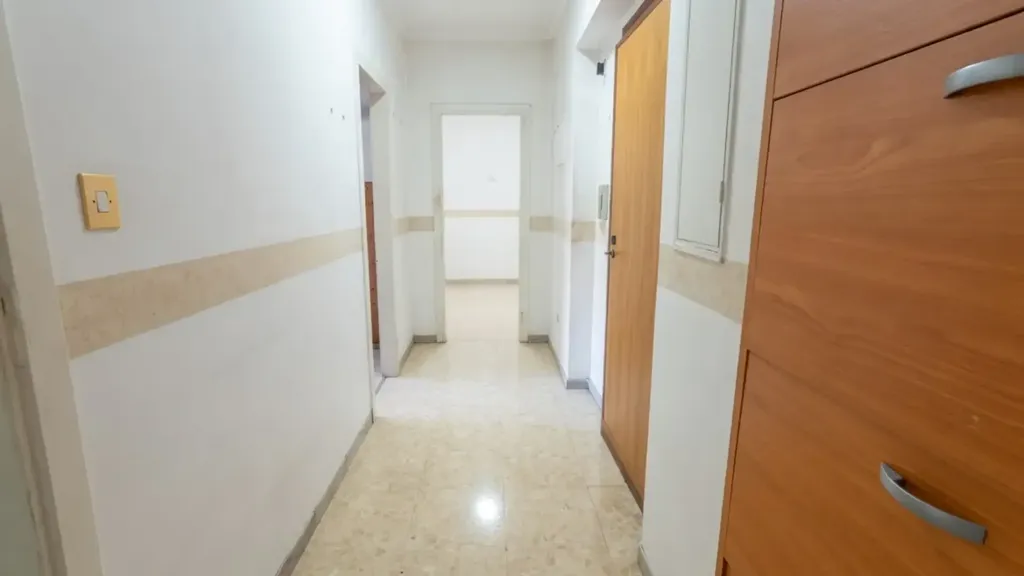 Entrée - Two-Bedroom Apartment in Cinecittà, Rome