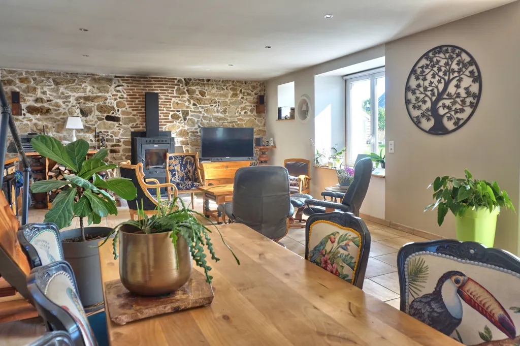 Salle à manger - Longère en Pierre avec Gîte à 5 mn de Guingamp