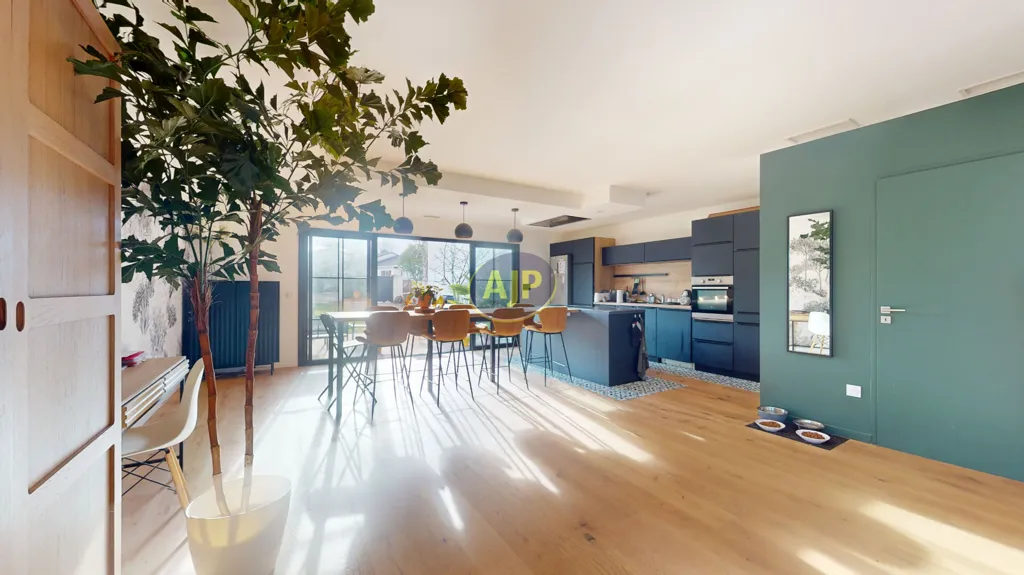 Dining Room - Spacious House with South-Facing Garden in Mérignac