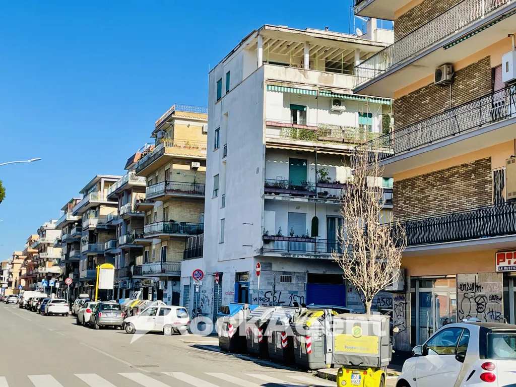 Außenansicht - 2-Bedroom Apartment with Balcony in Rome