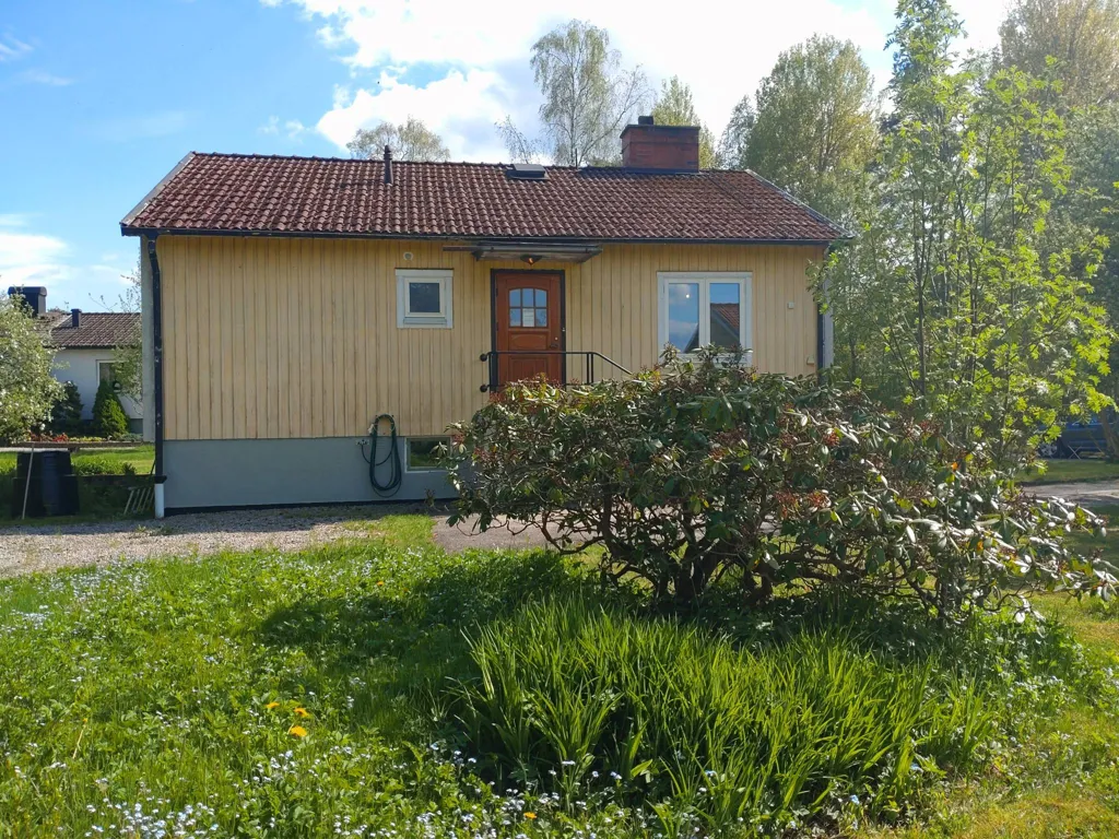 Välivaade - Charming House with Garden in Laxå