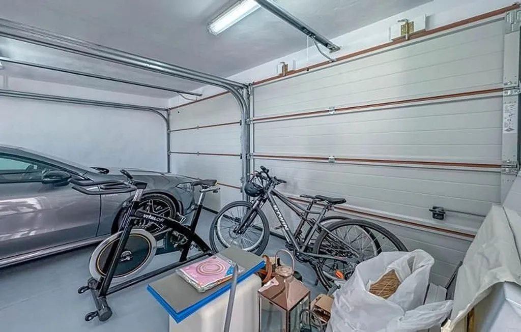 Garage - Villa with Pool and Terrace in Altea la Vella