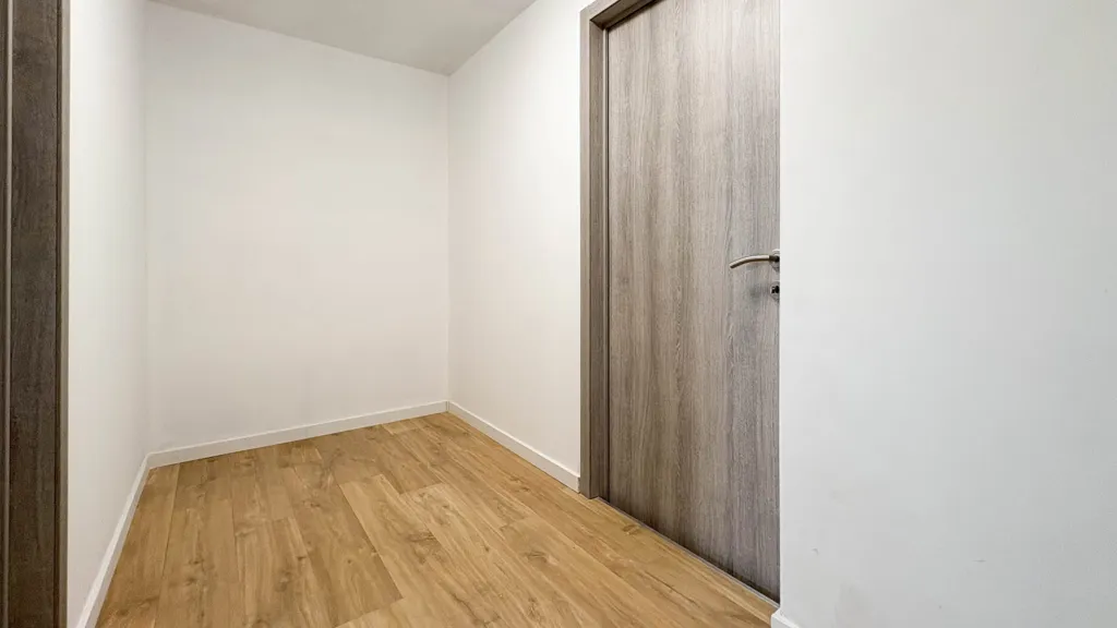 Entrée - Duplex Rénové avec Garage à Liège