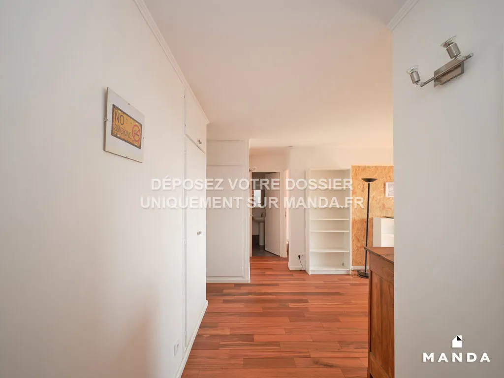 Esik - T4 Flat with Balconies in Villejuif