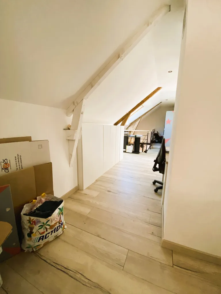 Toad - Renovated Longère with Garden in Iffendic