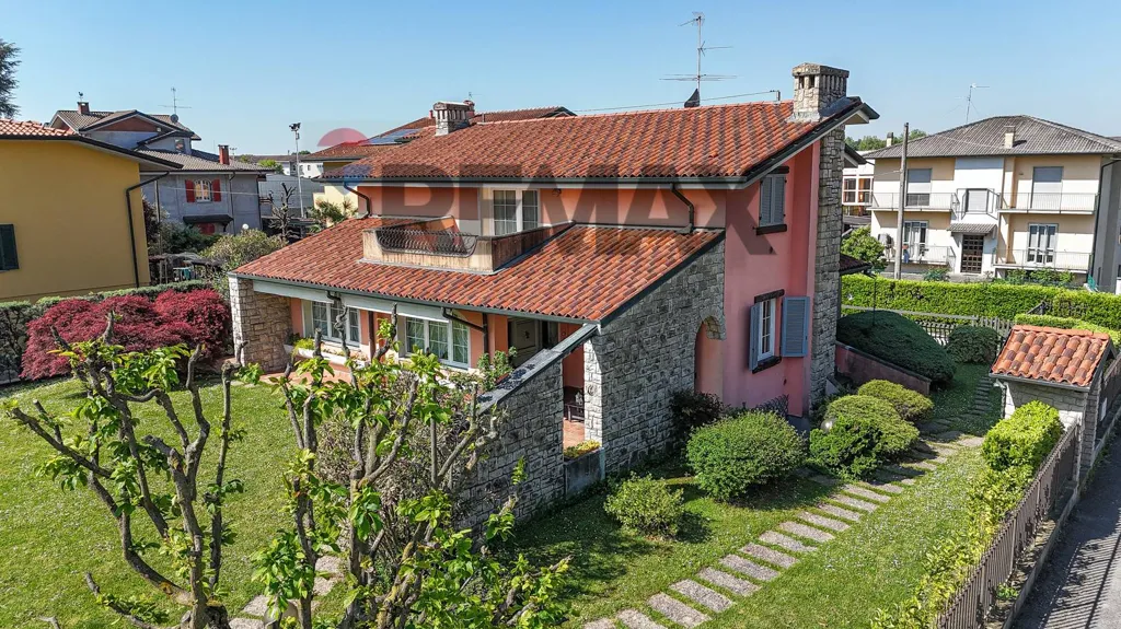 Vue aérienne - Detached Villa with Two Apartments in Cologno al Serio