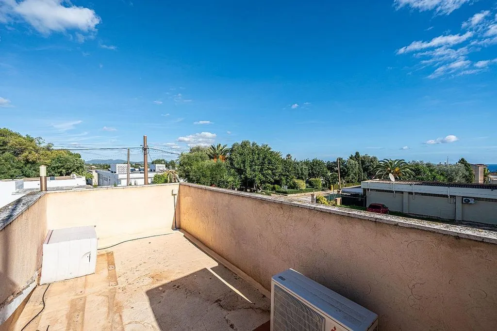 Terrace - Chalet with Pool and Terrace in Cala Romántica