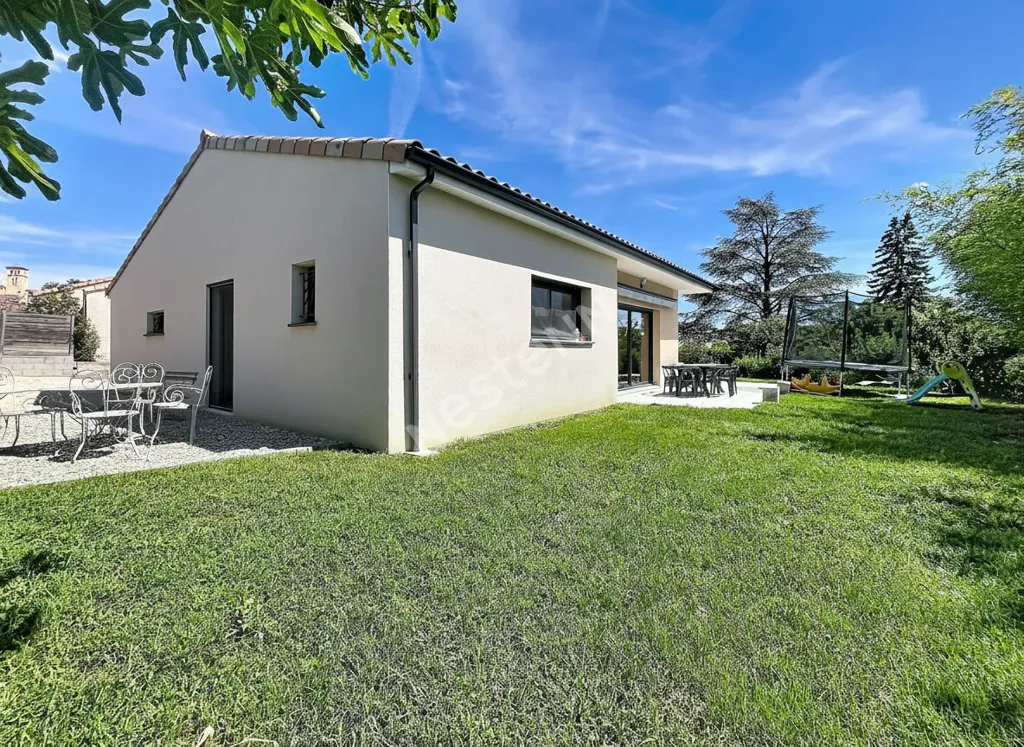 Aed - Contemporary Villa with Large Garden in Quiet Area