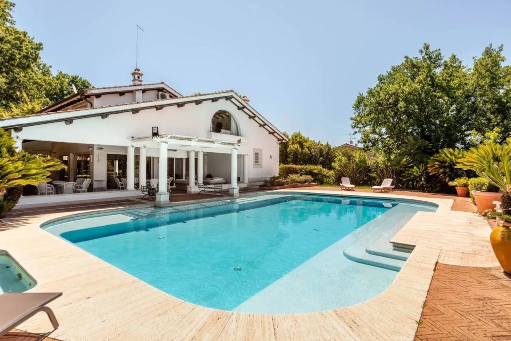 Piscine - Luxury Villa with Pool in Largo Dell' Olgiata, Rome