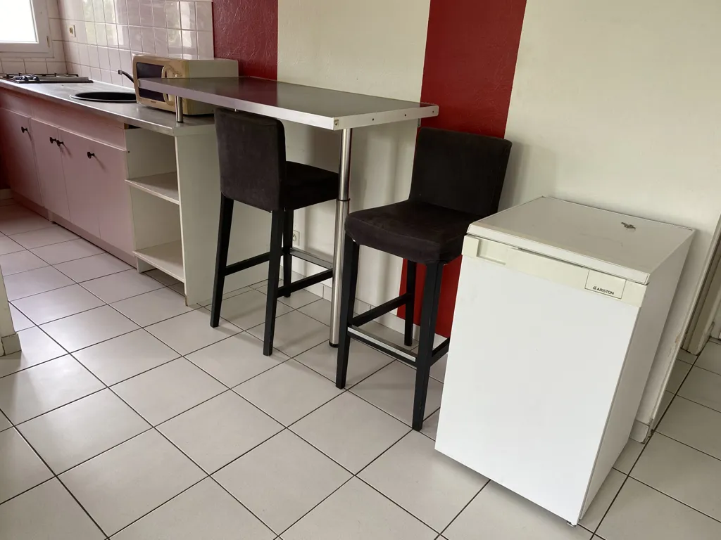Cuisine - Appartement avec Balcon dans Résidence Sécurisée à Pouzauges