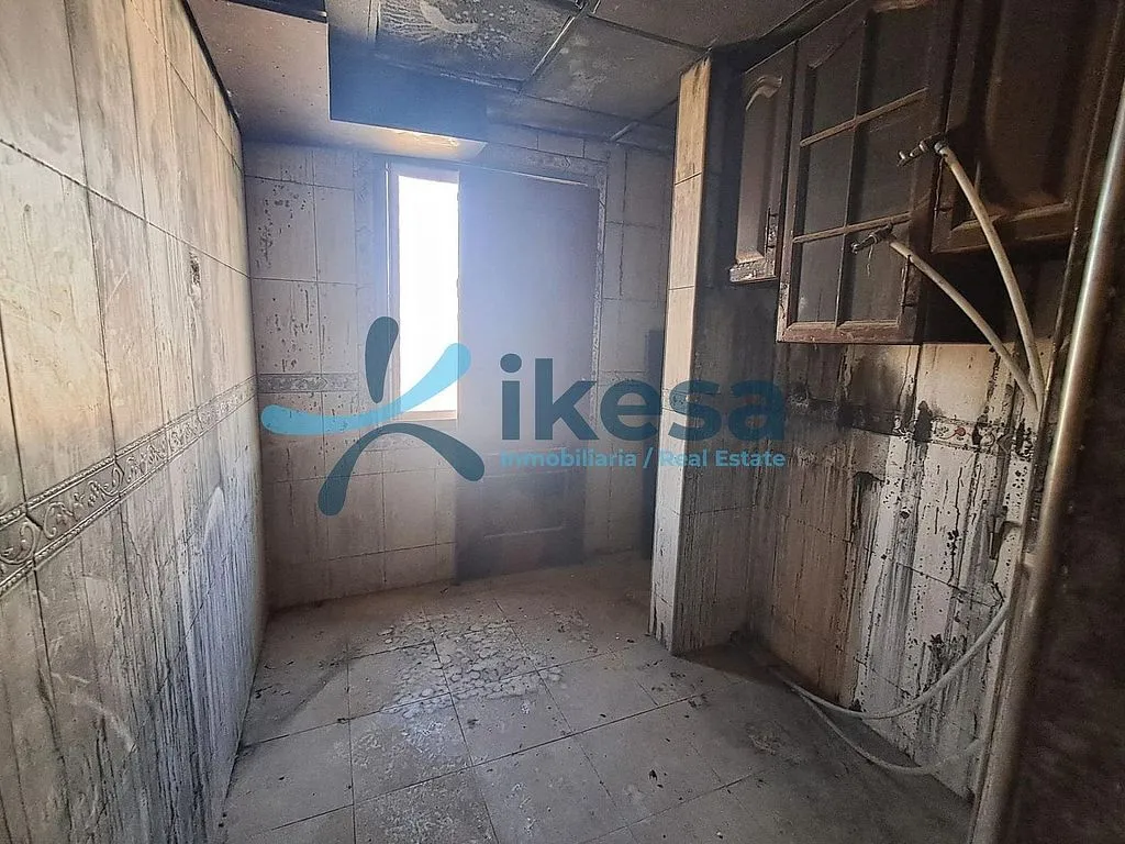 Toad - Apartment for Renovation in Lucena