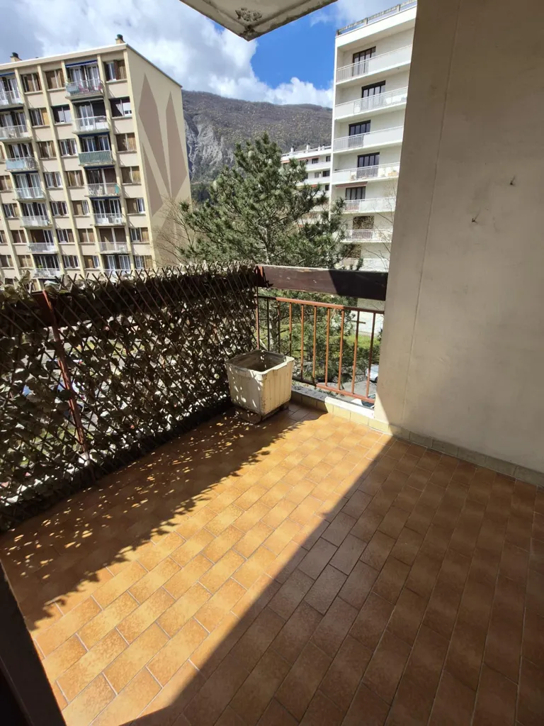 Balcon - Appartement T4 avec Balcon en Copropriété à Paris