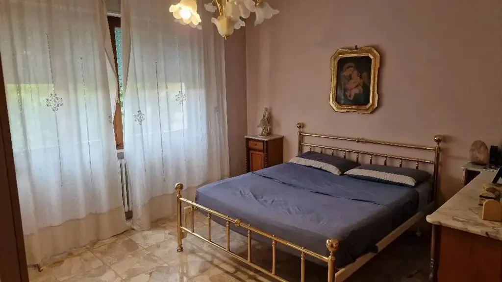 Chambres - Multi-level Apartment with Terrace in Pistoia