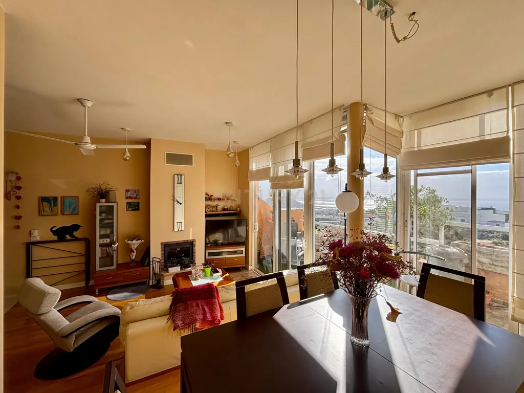 Söögituba - Duplex with Terrace in Güímar