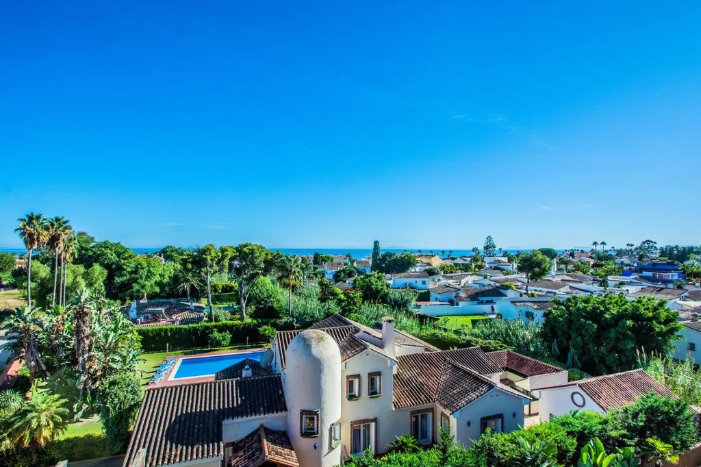 Vue aérienne - Beachfront Penthouse with Jacuzzi in Estepona