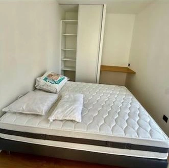 Chambres - Appartement Meublé T3 sans Vis-à-Vis à Saint-Étienne